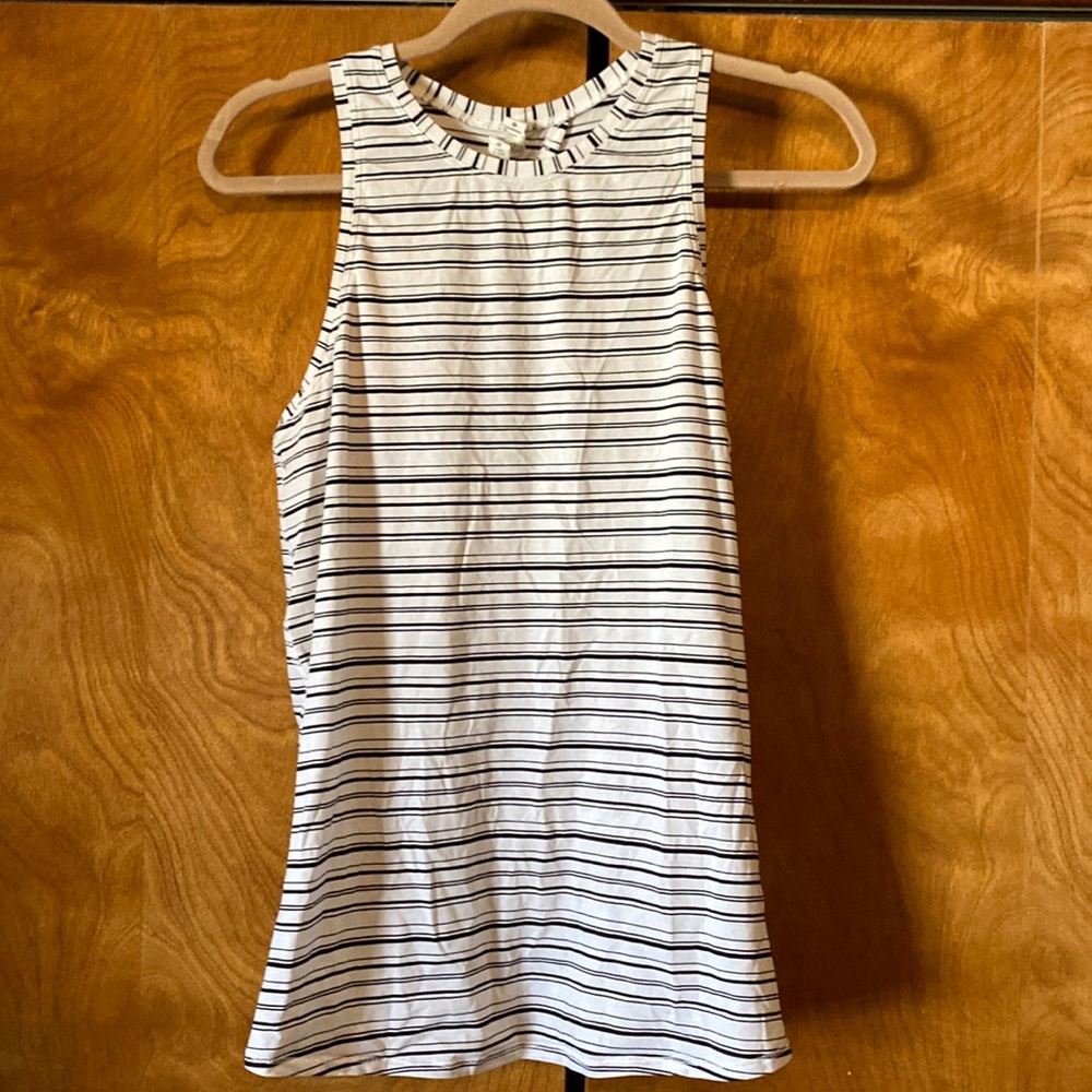 NWOT Lululemon tank top